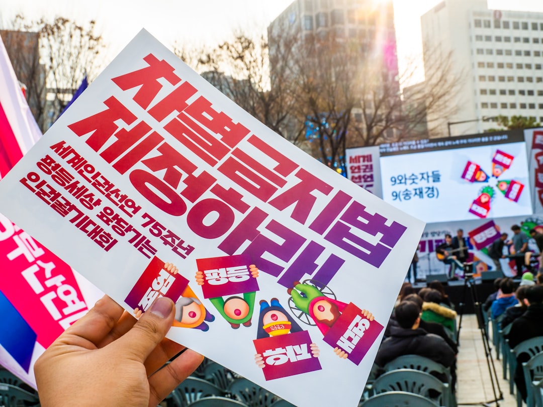 수족냉증 자가 진단 체크리스트와 증상을 시각적으로 보여주는 인포그래픽